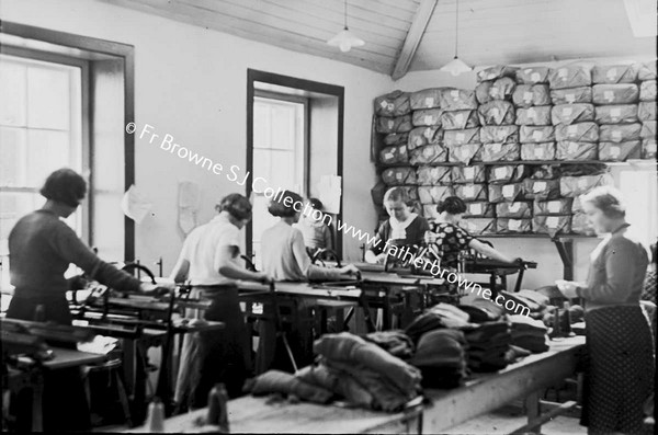 WOMEN WORKING INSIDE KNITTING FACTORY